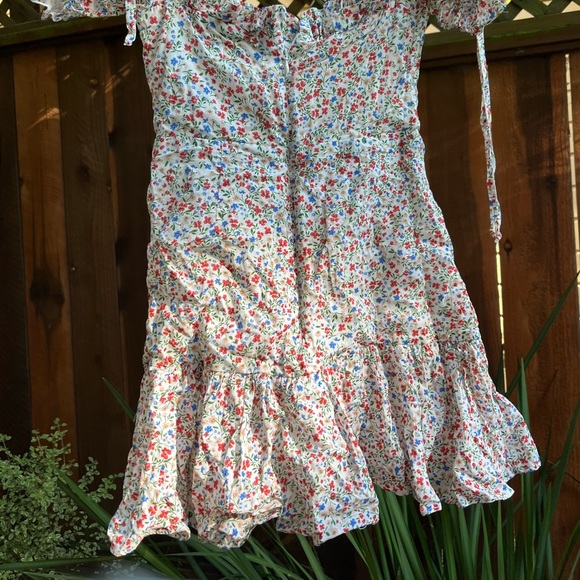 Isalis Floral Dress - Picture 5 of 5